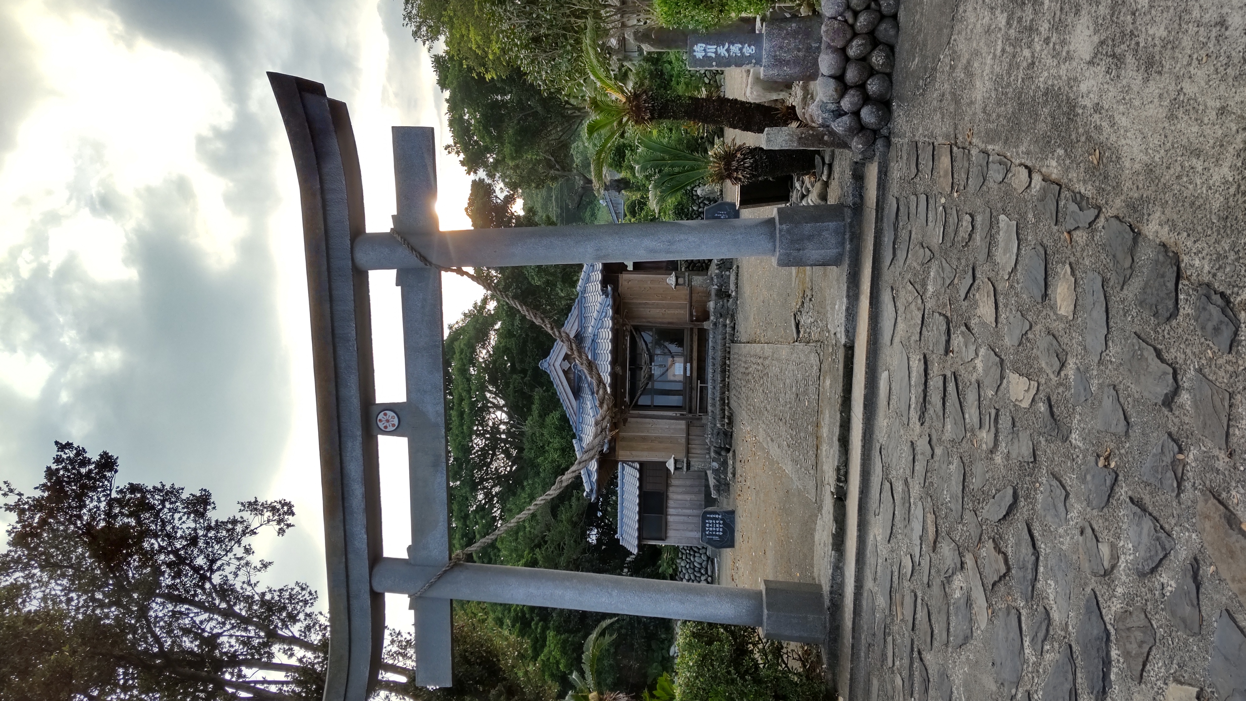 民宿付近の神社。歩いて30秒。