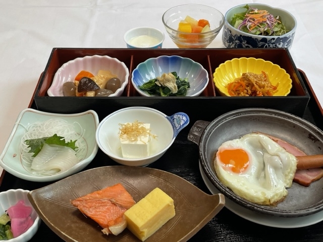 さき楽30【さくらプラン】地元の食材を堪能する全12品！贅沢夕食膳〜（2食付き）