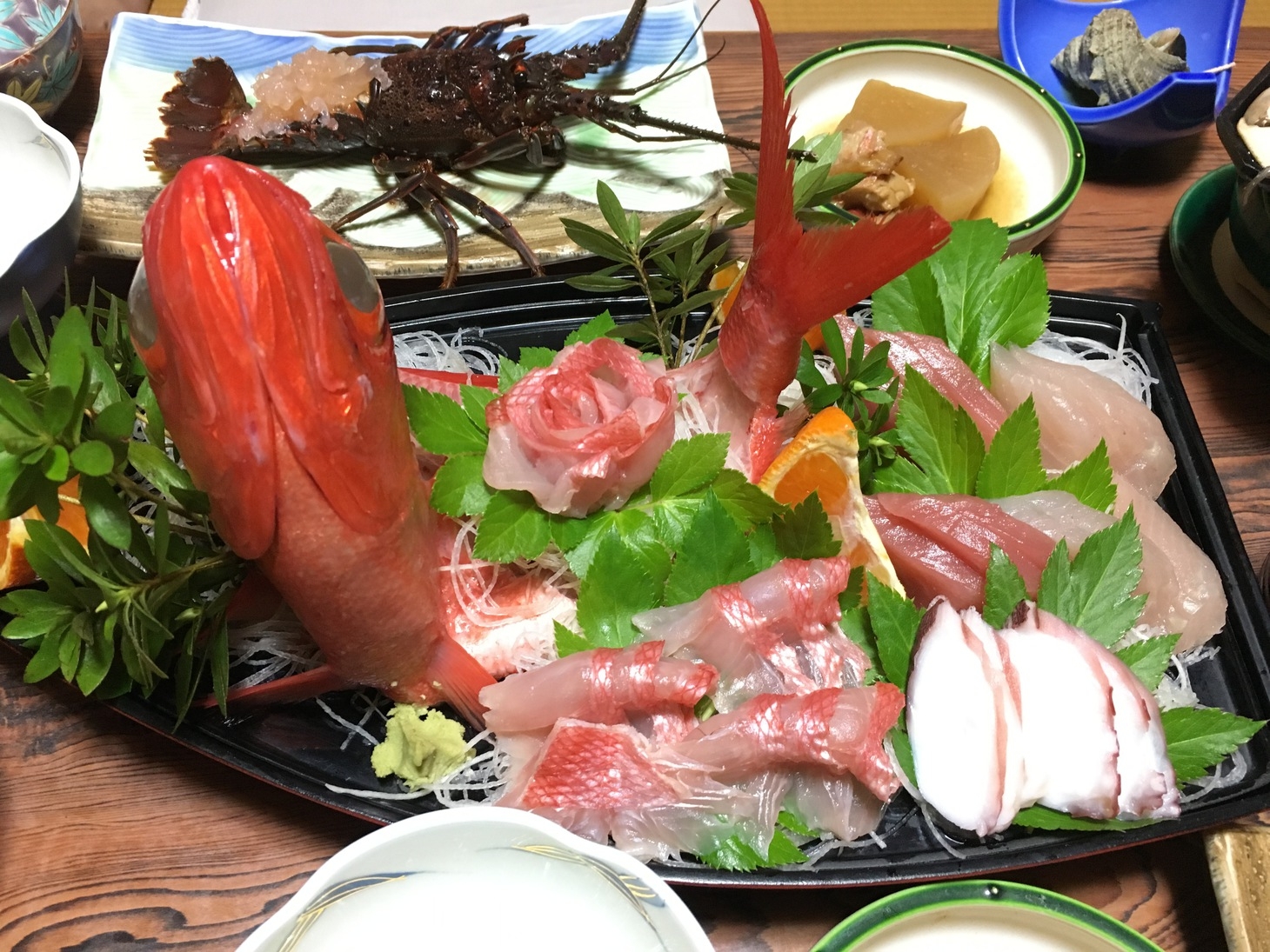 ★期間限定★夜はぷりっぷりっ伊勢海老のお刺身★朝は姿づくりのアラ汁が絶品★豪華舟盛り付き2食プラン！