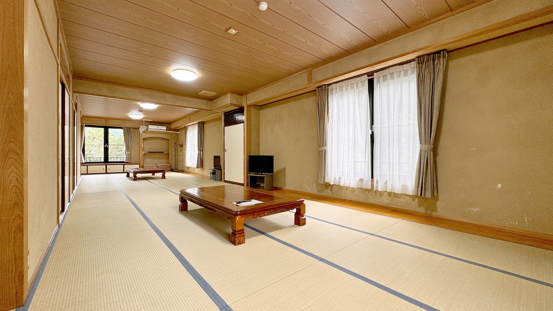 【客室】 和室16畳+16畳 