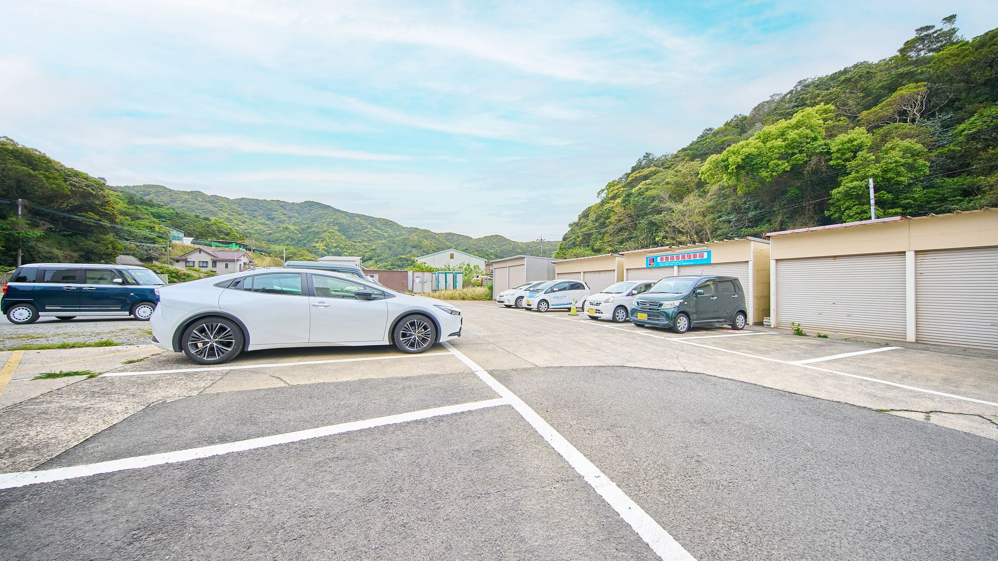・【駐車場】無料でご利用いただける駐車場がございます