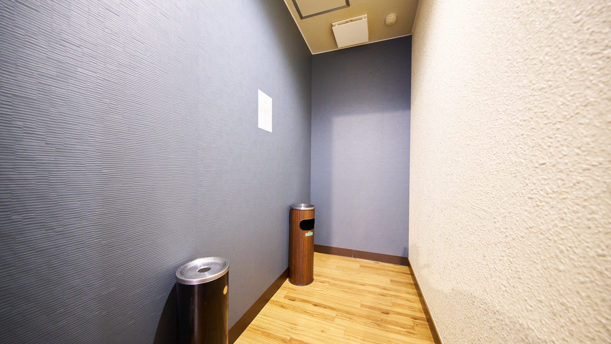 ・【喫煙所】全館禁煙です。喫煙の際はこちらをご利用ください