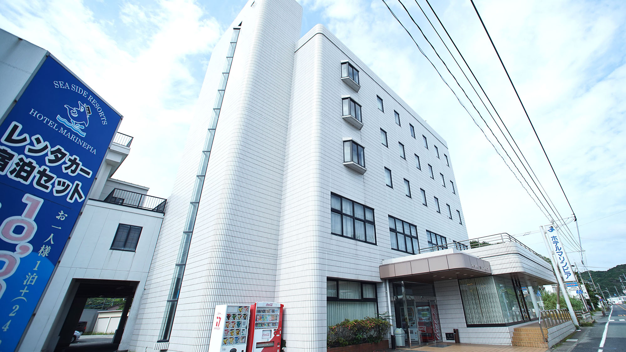 ・【外観】無料の駐車場も完備しています