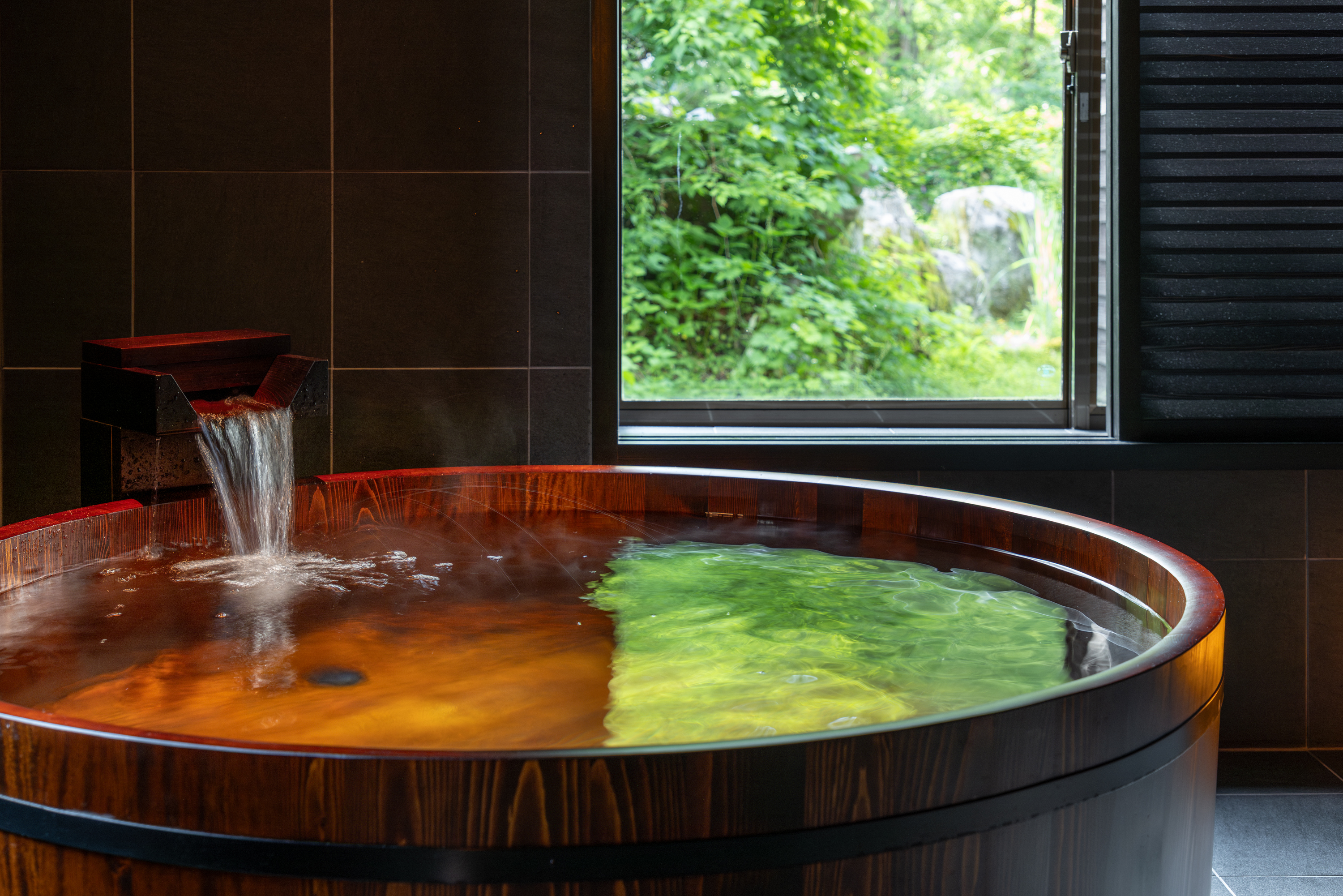 貴賓室・特別室の漆風呂