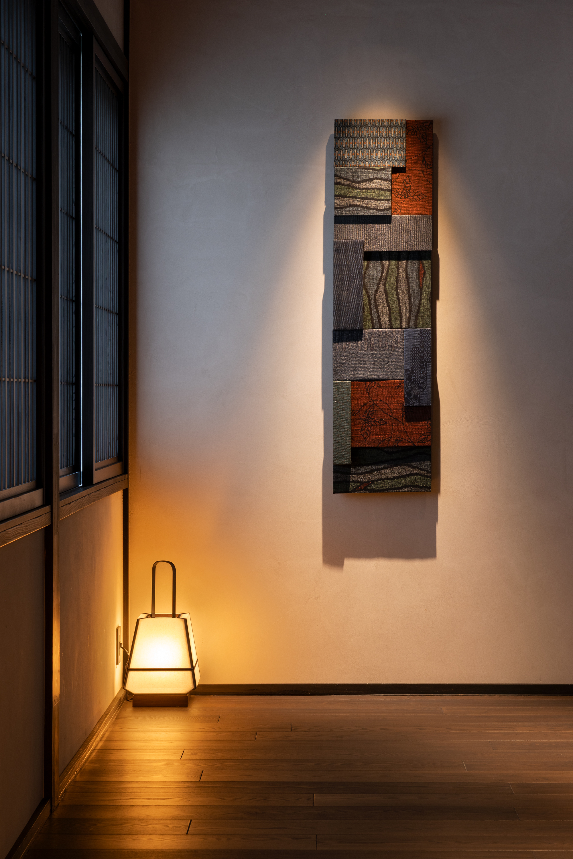 本館2階「塩沢紬アート」