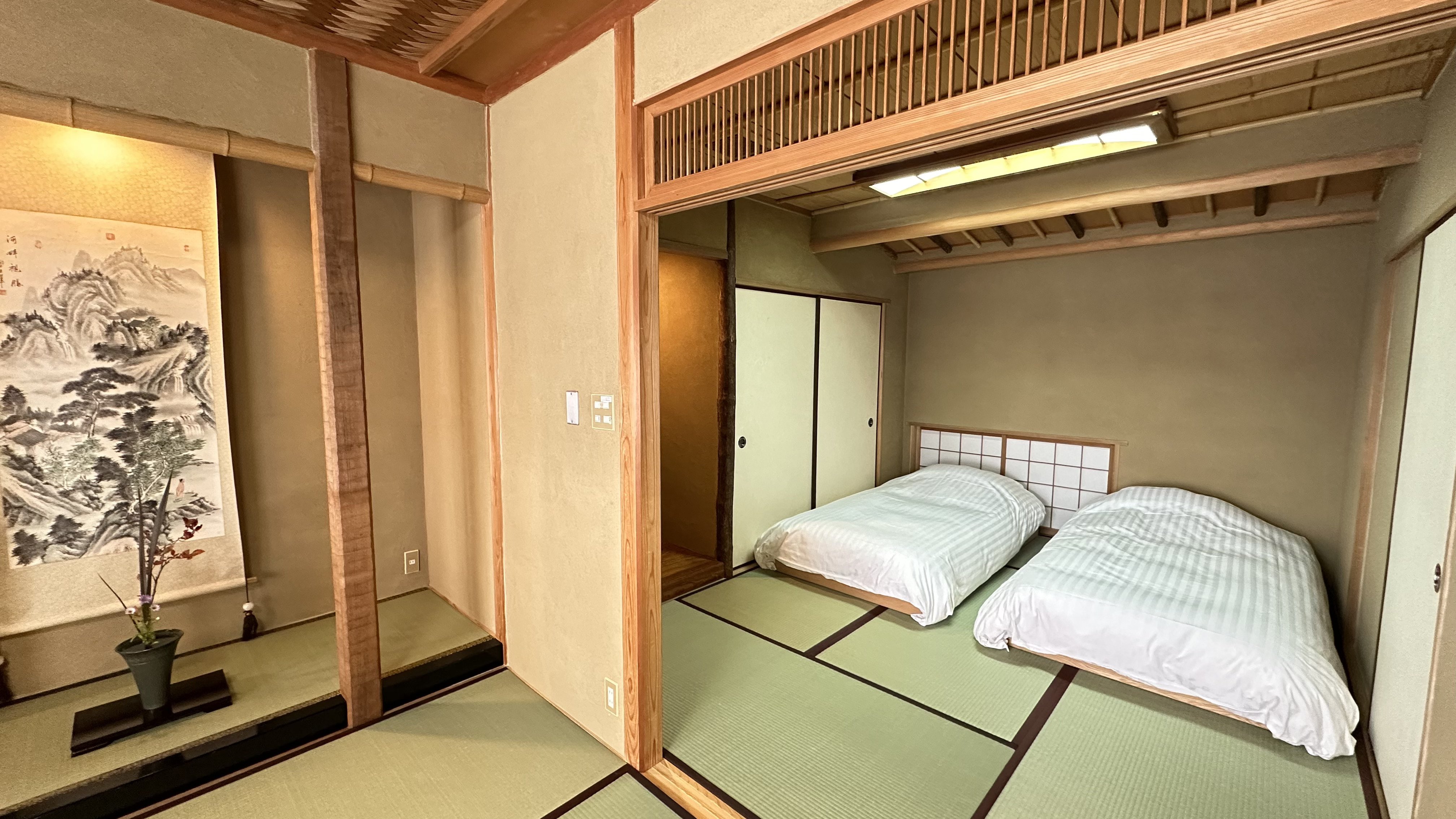 東棟2階　萌友香　客室ベッド