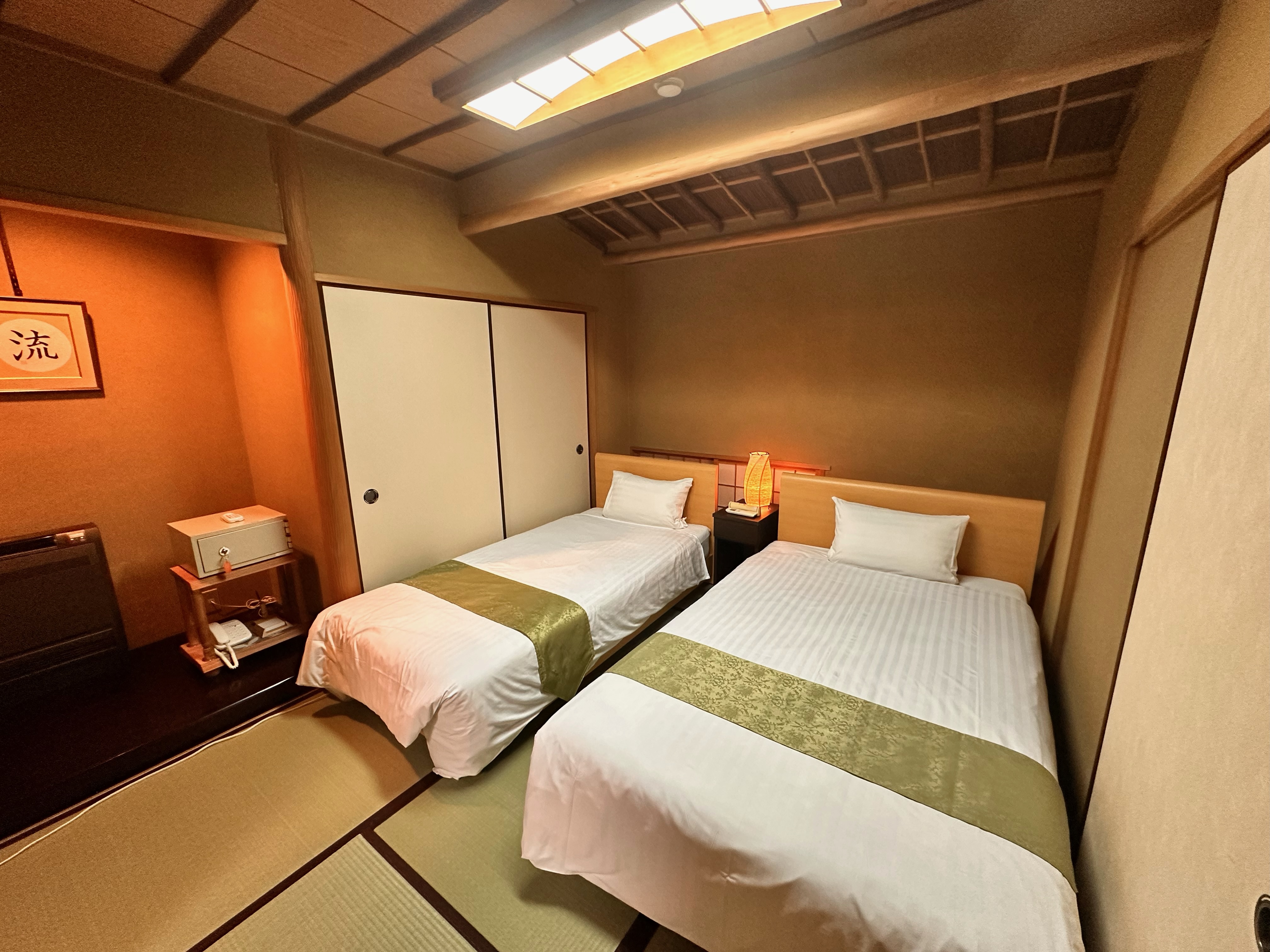 東棟1階　彩ノ花　客室ベッド