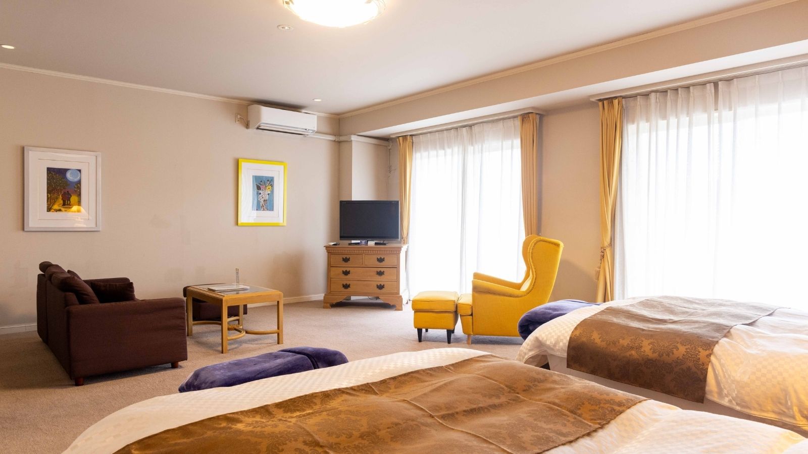 デラックス・ホテル