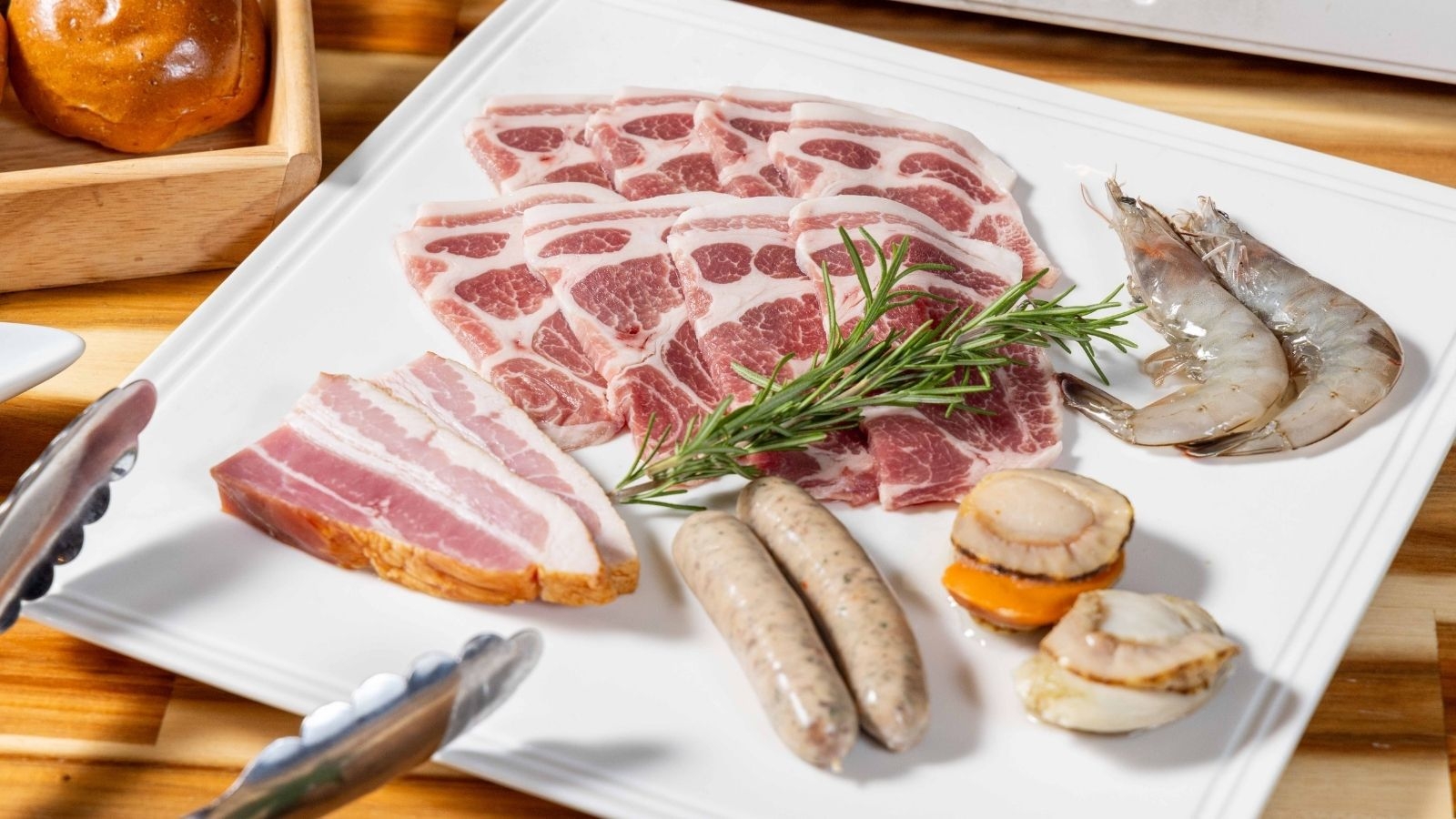 【3種のチーズ＆ワインBBQ】ラクレットなど3種のチーズにあう白ワインをプレゼント＜1泊2食付き＞