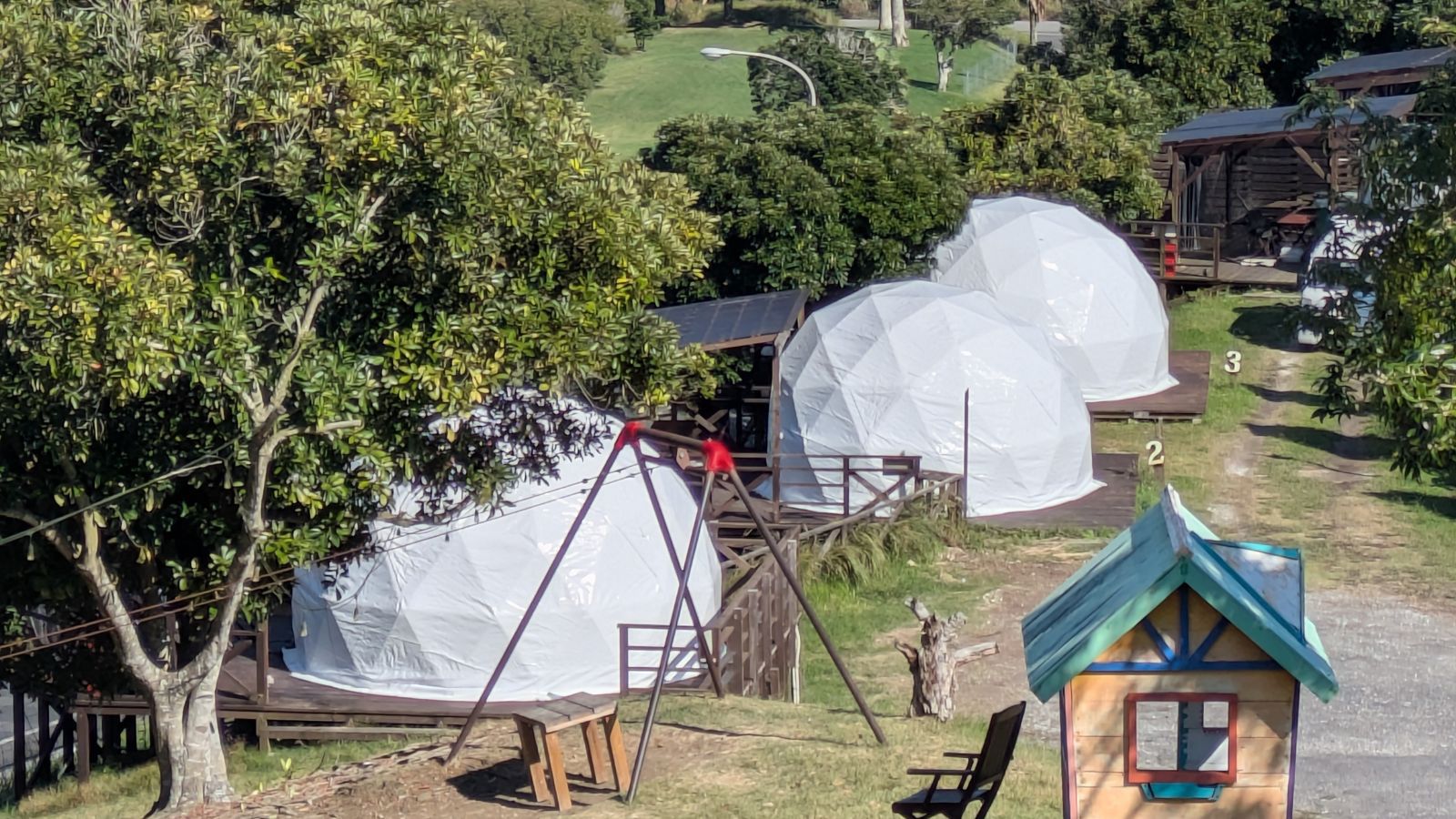 ミドルドームテント