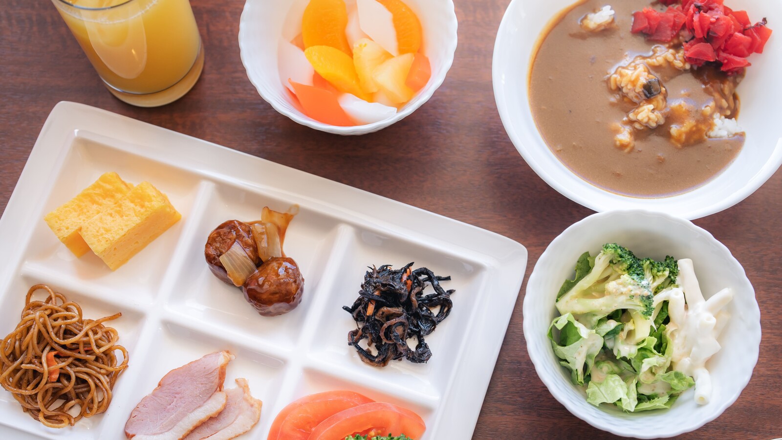 【1泊朝食付】お気軽にリゾートステイ！21時チェックインOK！広々大浴場も完備！