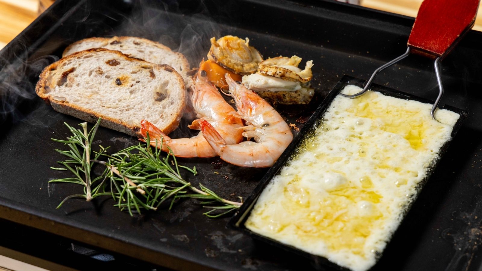 ３種のチーズ＆ワイン BBQ