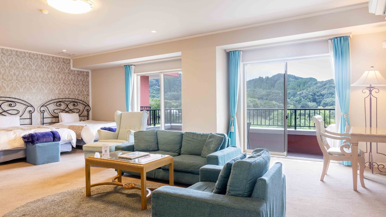 デラックス・ホテル