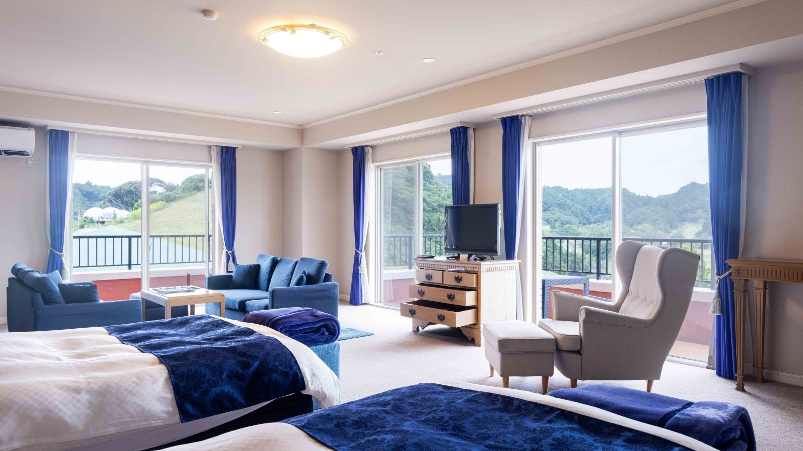 デラックス・ホテル