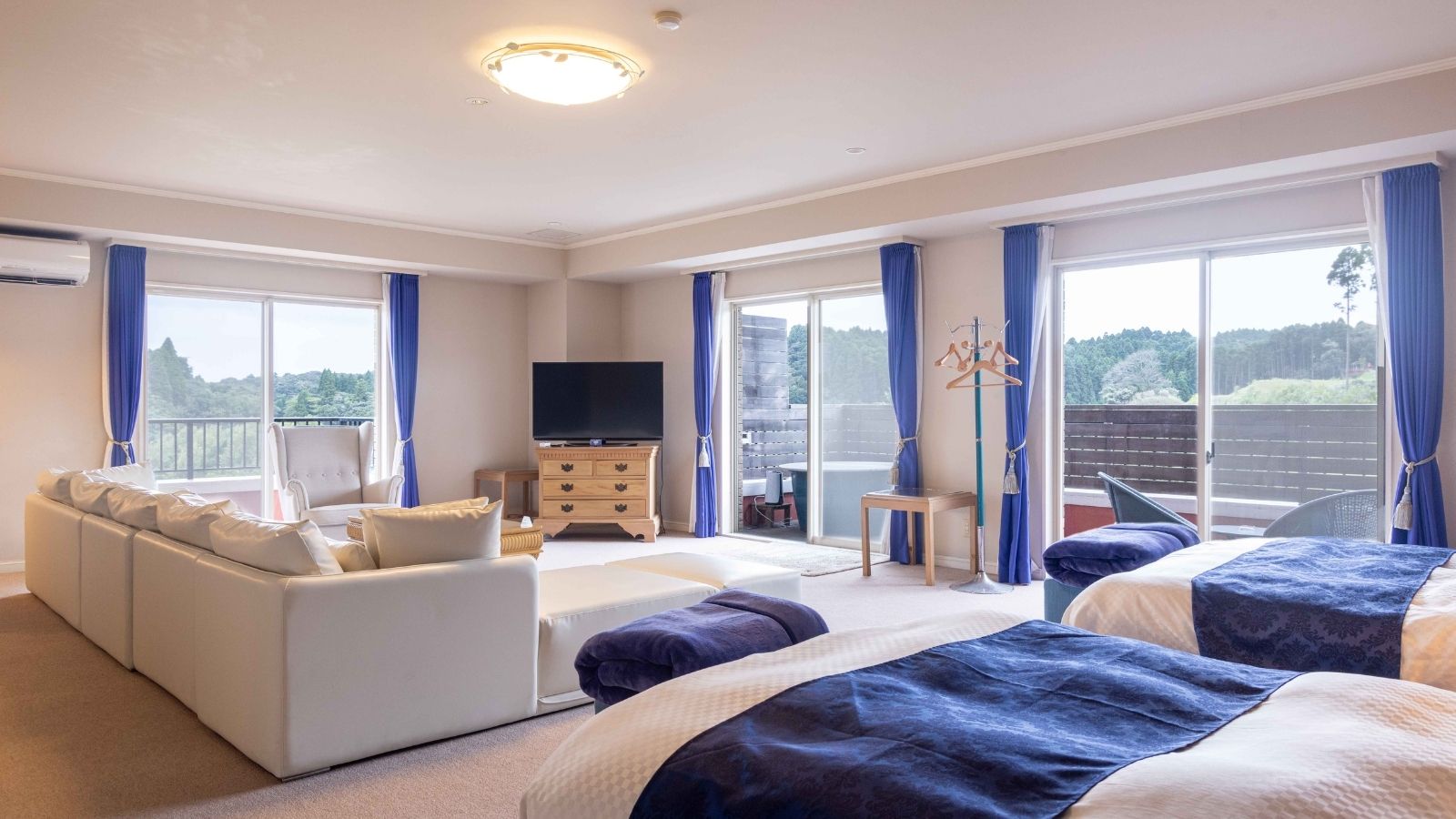 デラックス・ホテル