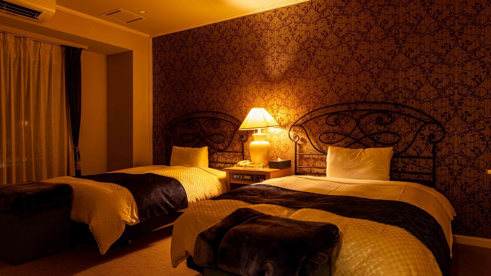 デラックス・ホテル