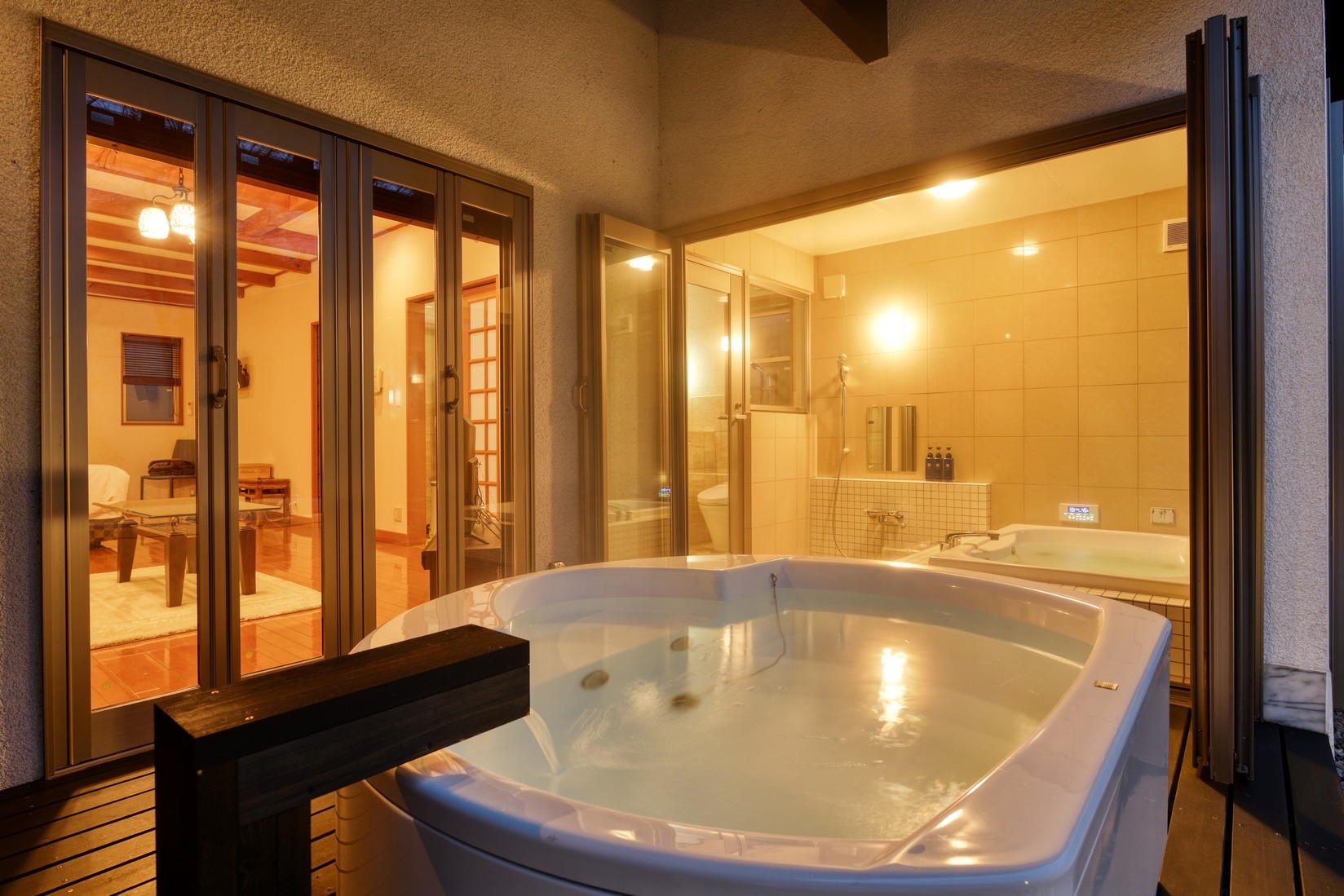 日限定★２つの温泉露天風呂付離れ＆22000円最上級懐石！全室同料金の48400円〜⇒33900円〜