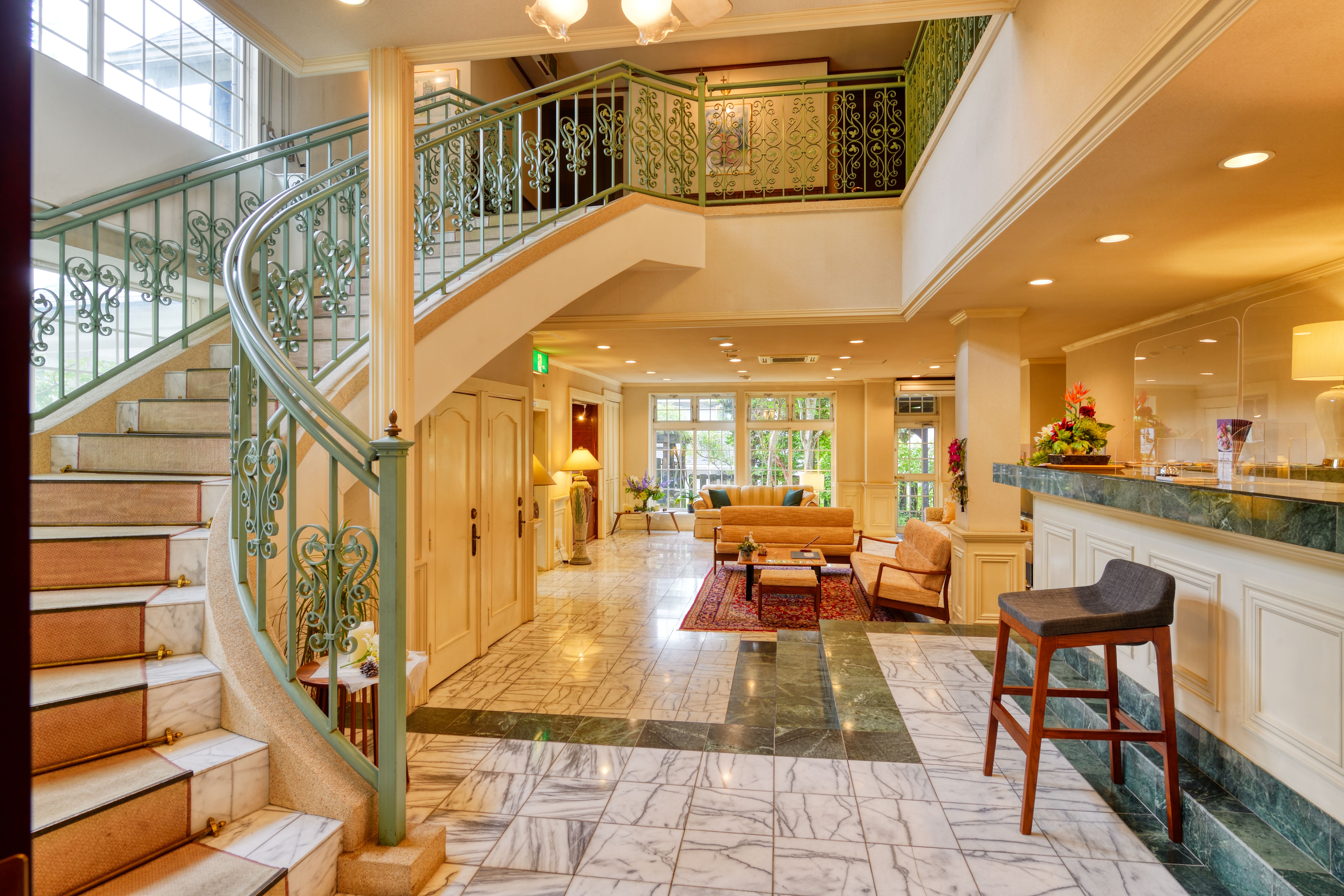 ロビーラウンジ