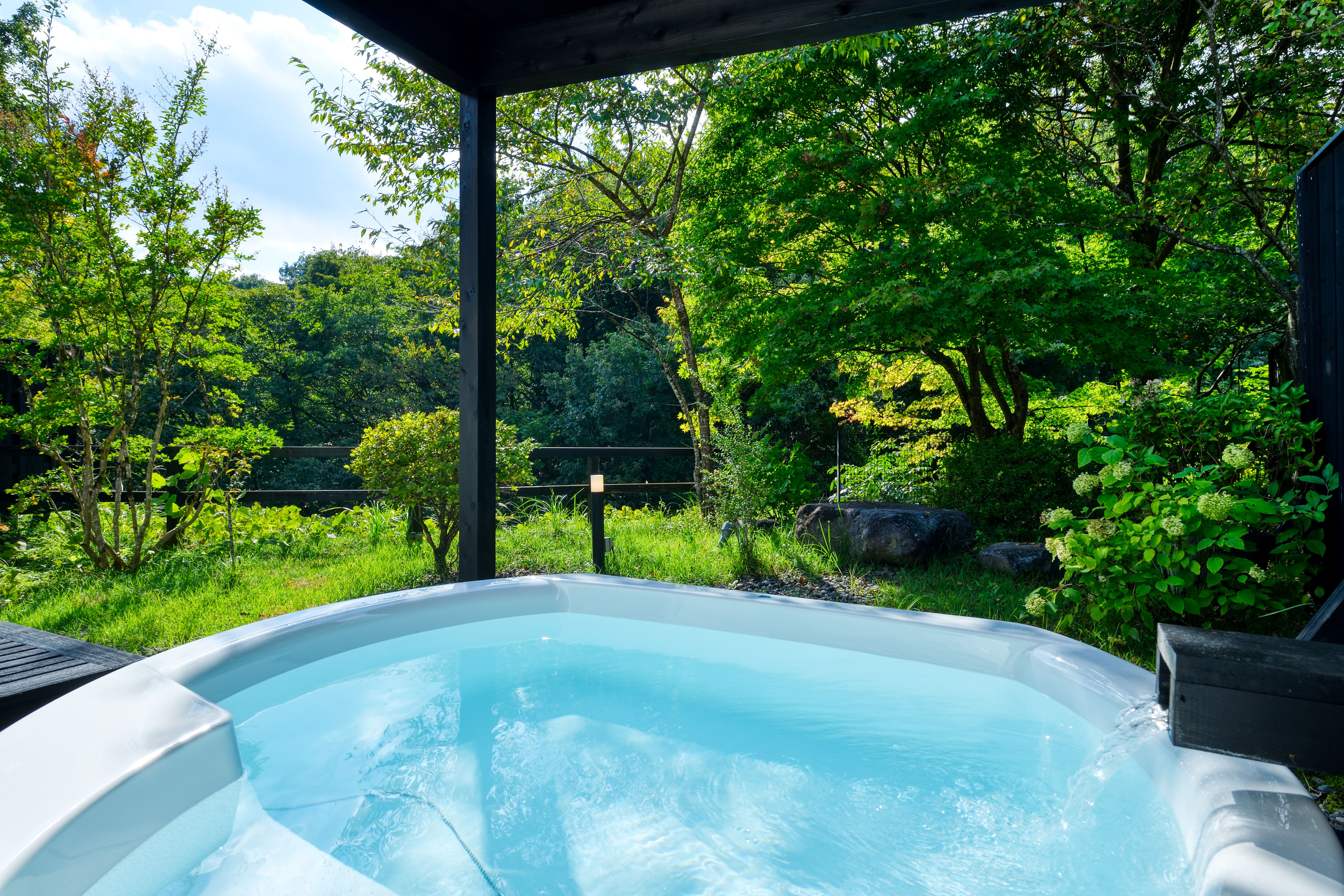 特別室「蔵」２つの温泉露天風呂