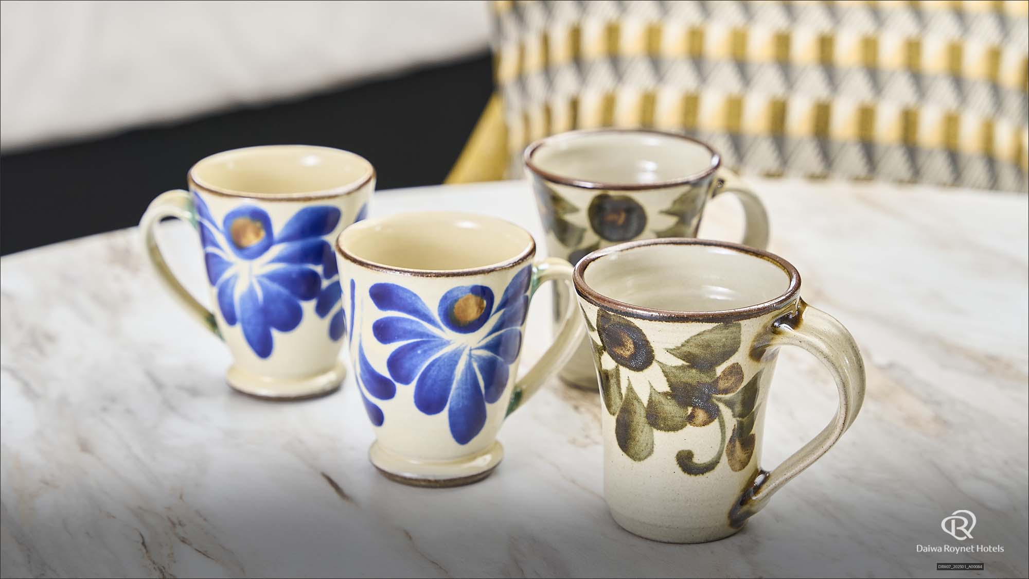 カップ（やちむん）