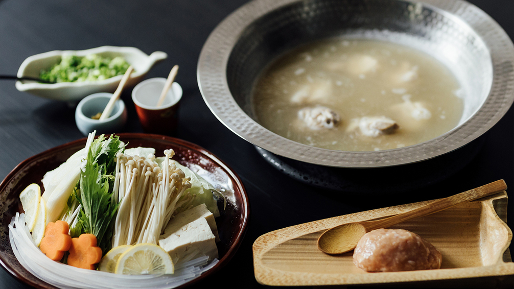 【懐石料理／お出汁のきいた華味鳥の水たき】　朝夕2食付き／お食事処