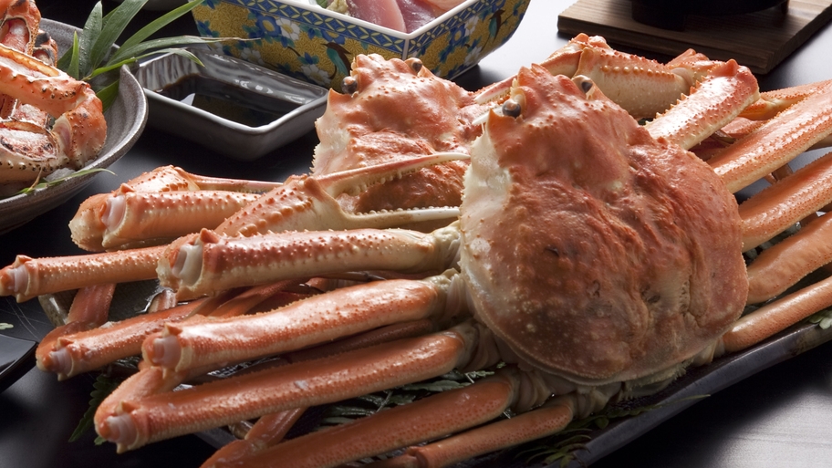 【かにかに満足コース】かにを思う存分食べまくる！湯がきカニ姿付きの満足かにコース！≪一泊二食≫