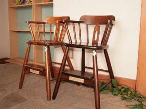 小さなお子様用のお食事椅子をご用意しています