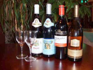 初心者にも飲みやすい白、赤ワイン