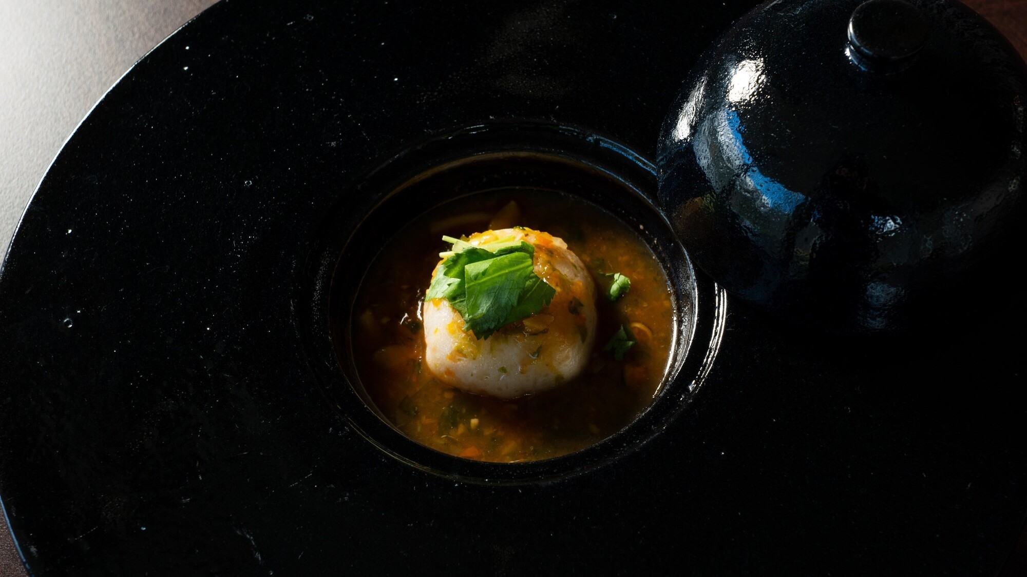 【鉄板焼豪華ディナー】厳選国産黒毛和牛を3種の塩で味わう翡翠コース付宿泊プラン