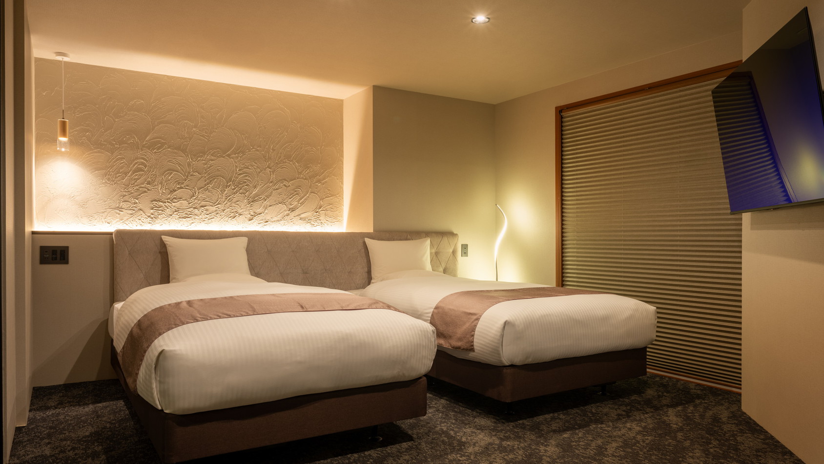 露天風呂付き 和モダンスイート　シモンズベッド