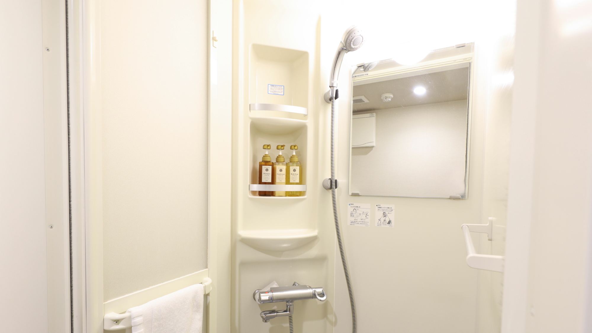 ■シャワーブース（シングル・ダブルルーム）