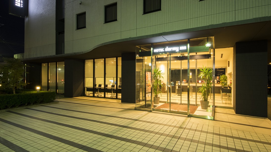 ■ホテルエントランス at Night time