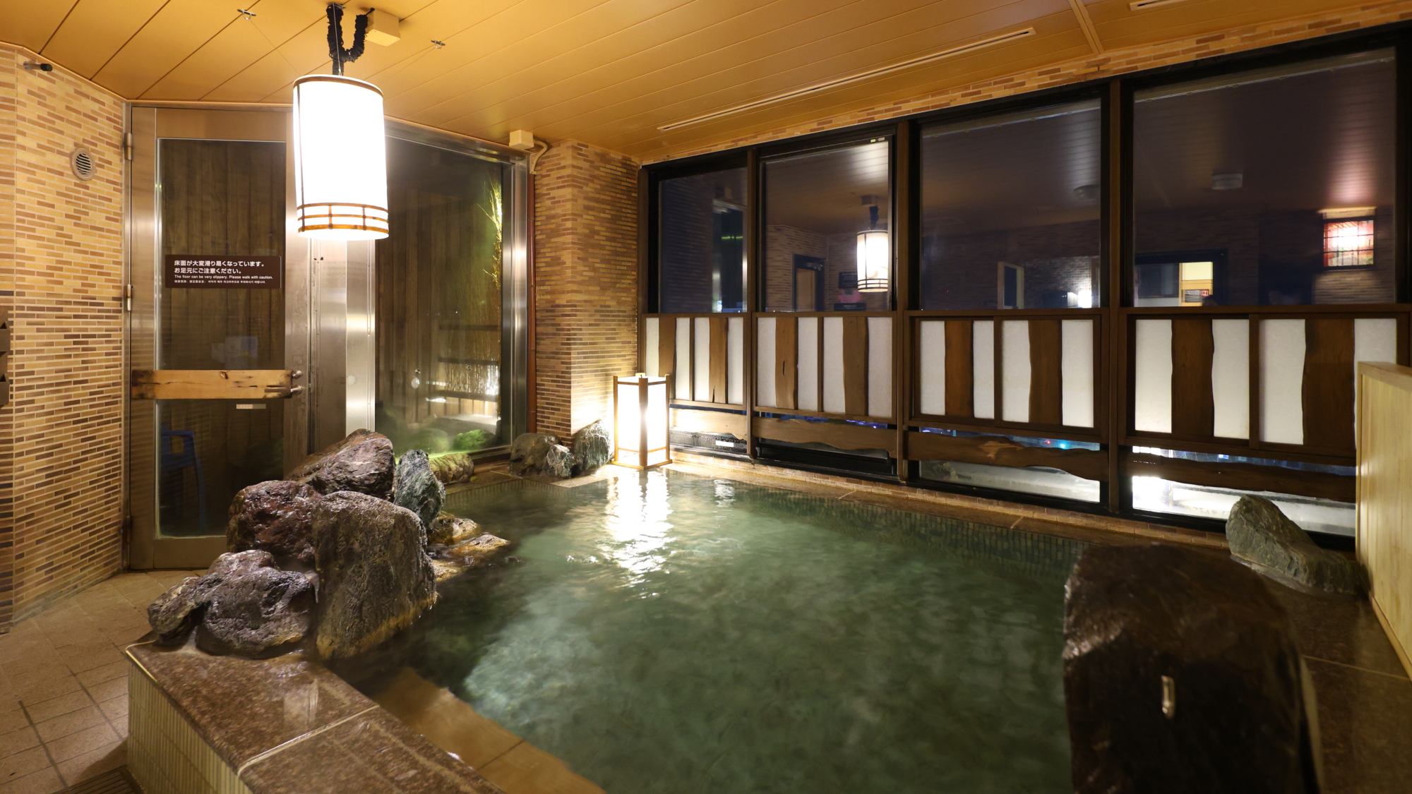 ■女性内風呂（湯温：40～41℃）