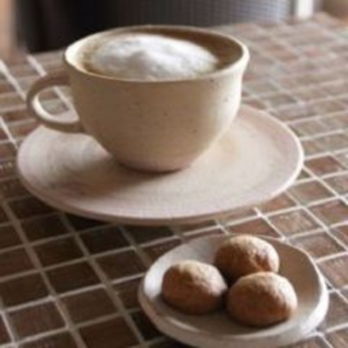 にじCafeでおいしいカフェラテタイム♪