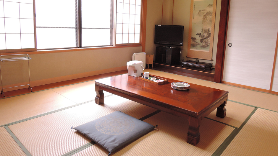 【素泊まり】入善駅から徒歩5分☆駐車場＆インターネット接続無料！ビジネスや観光の拠点に（現金特価）