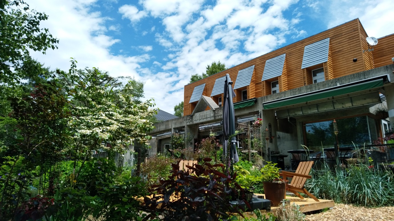 さすらいの自由飛行館全景2024