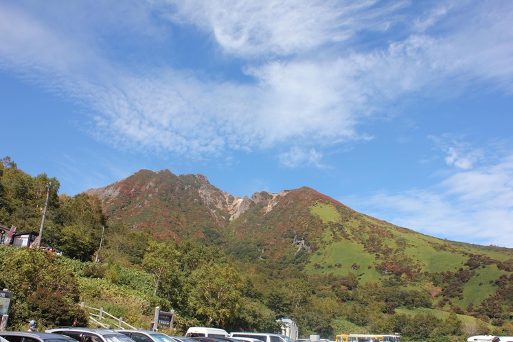 秋の朝日岳