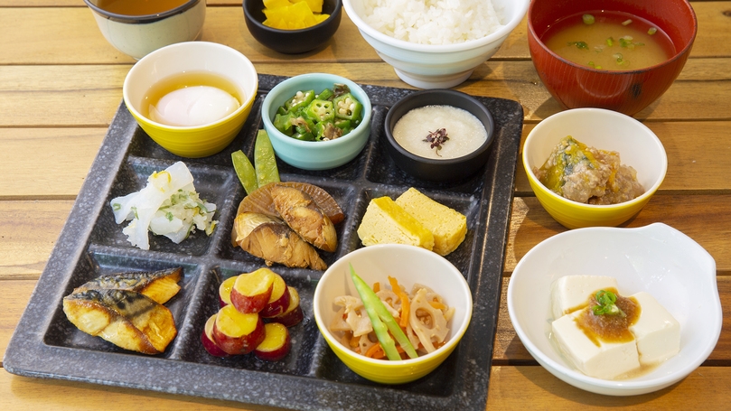 【夕食なし・朝食付】観光にもビジネスにも♪遅いチェックインでもOK　1泊基本バイキング朝食付