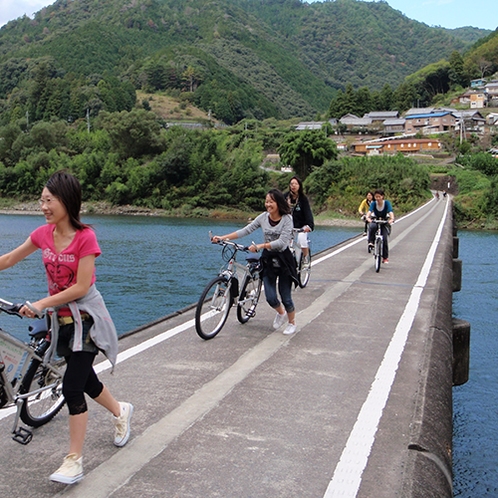 四万十川といえば“沈下橋”♪自転車で渡っちゃおう！