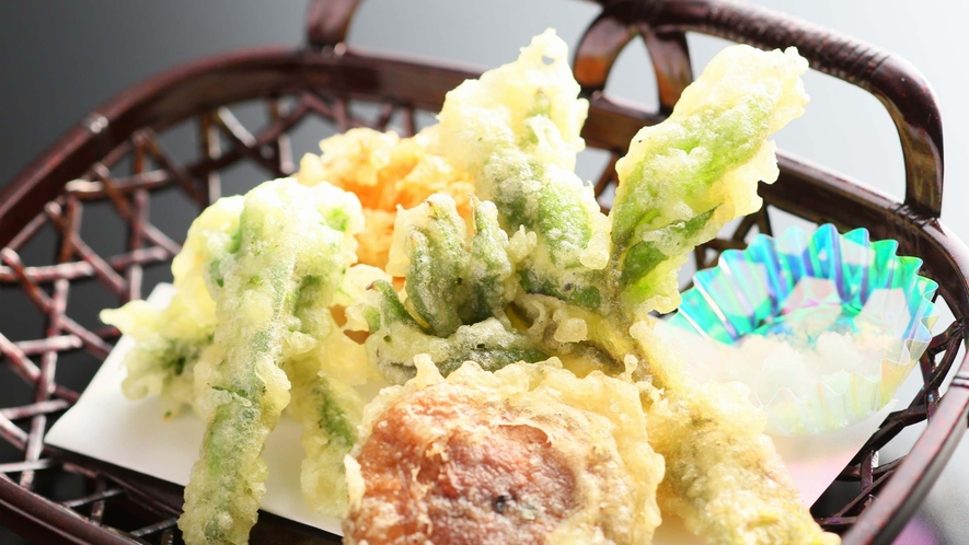 山菜天ぷら一例