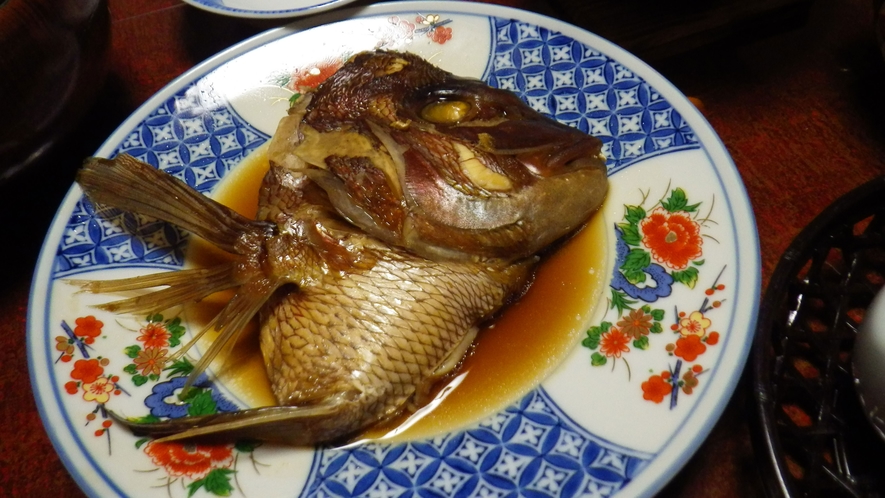 *夕食一例/旬のお魚を使った料理。時期により何が出てくるか楽しみ。