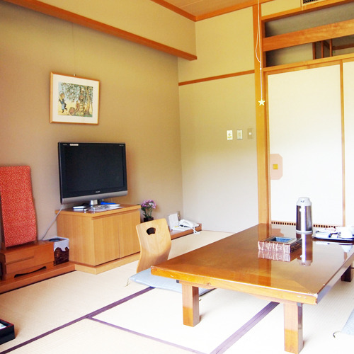 * [Room] A pure Japanese style room that can accommodate up to 3 people.