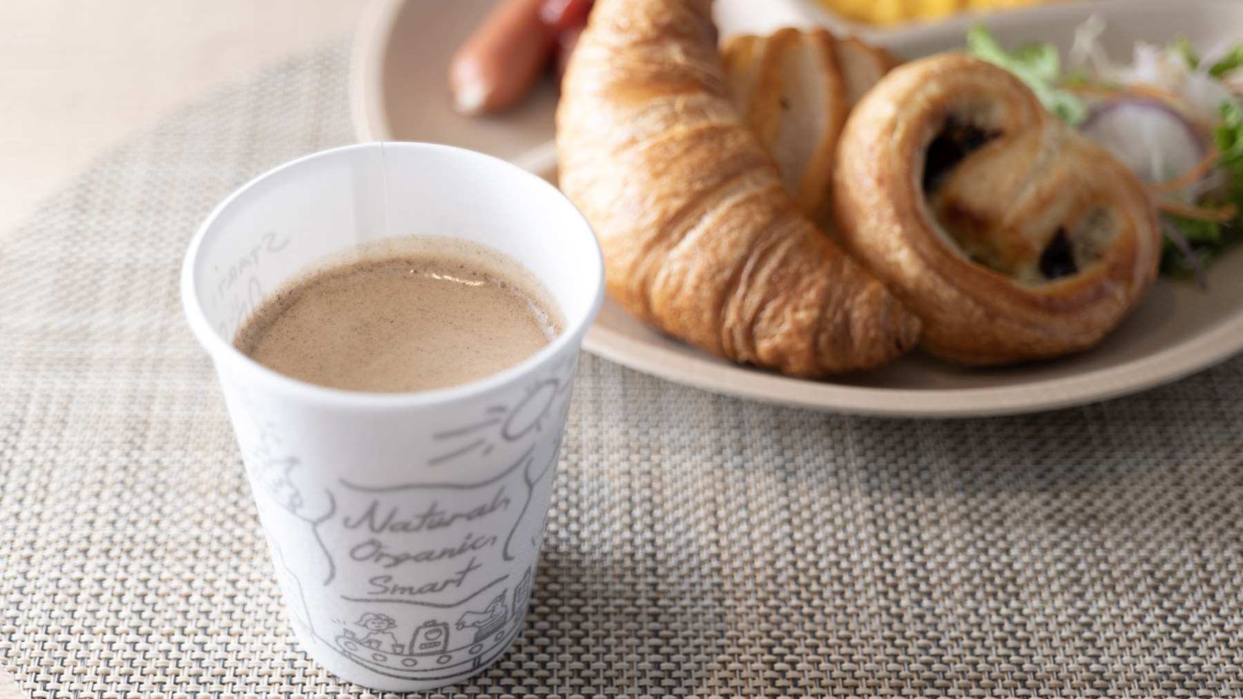 朝食の後は挽き立てコーヒーでほっと一息♪