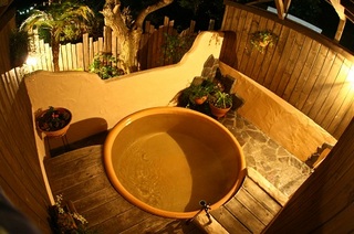 貸切露天風呂、空いていれば、いつでも入浴可。