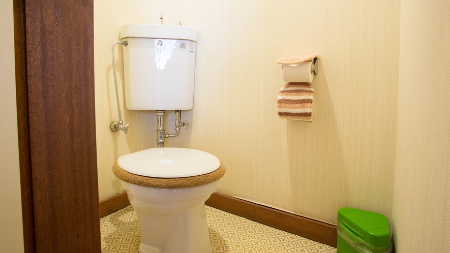 *【客室トイレ一例（和室7～8畳）】お部屋にお風呂はついておりません。大浴場をご利用下さい。