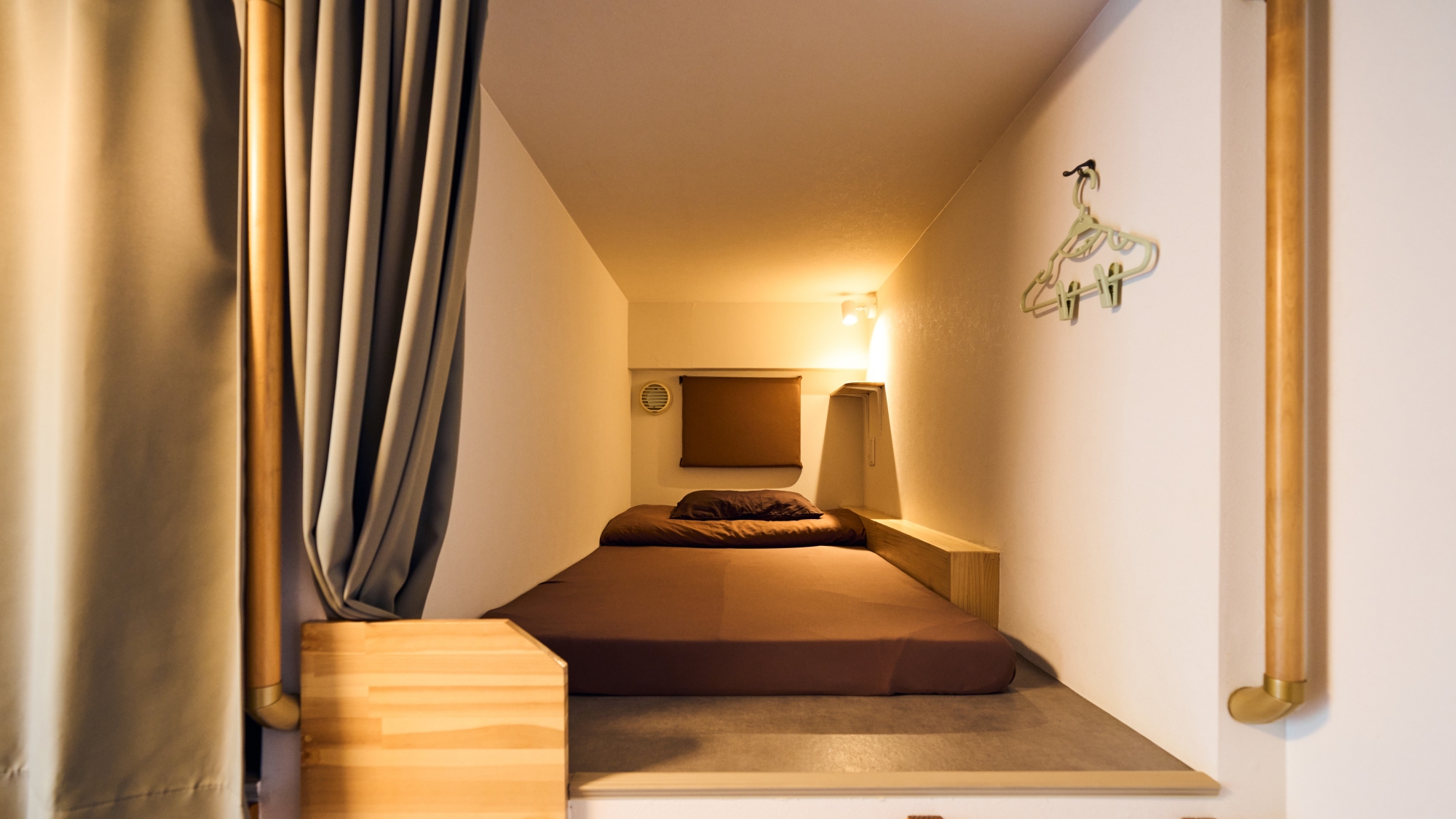 カプセル・ドミトリー（男女MIX）