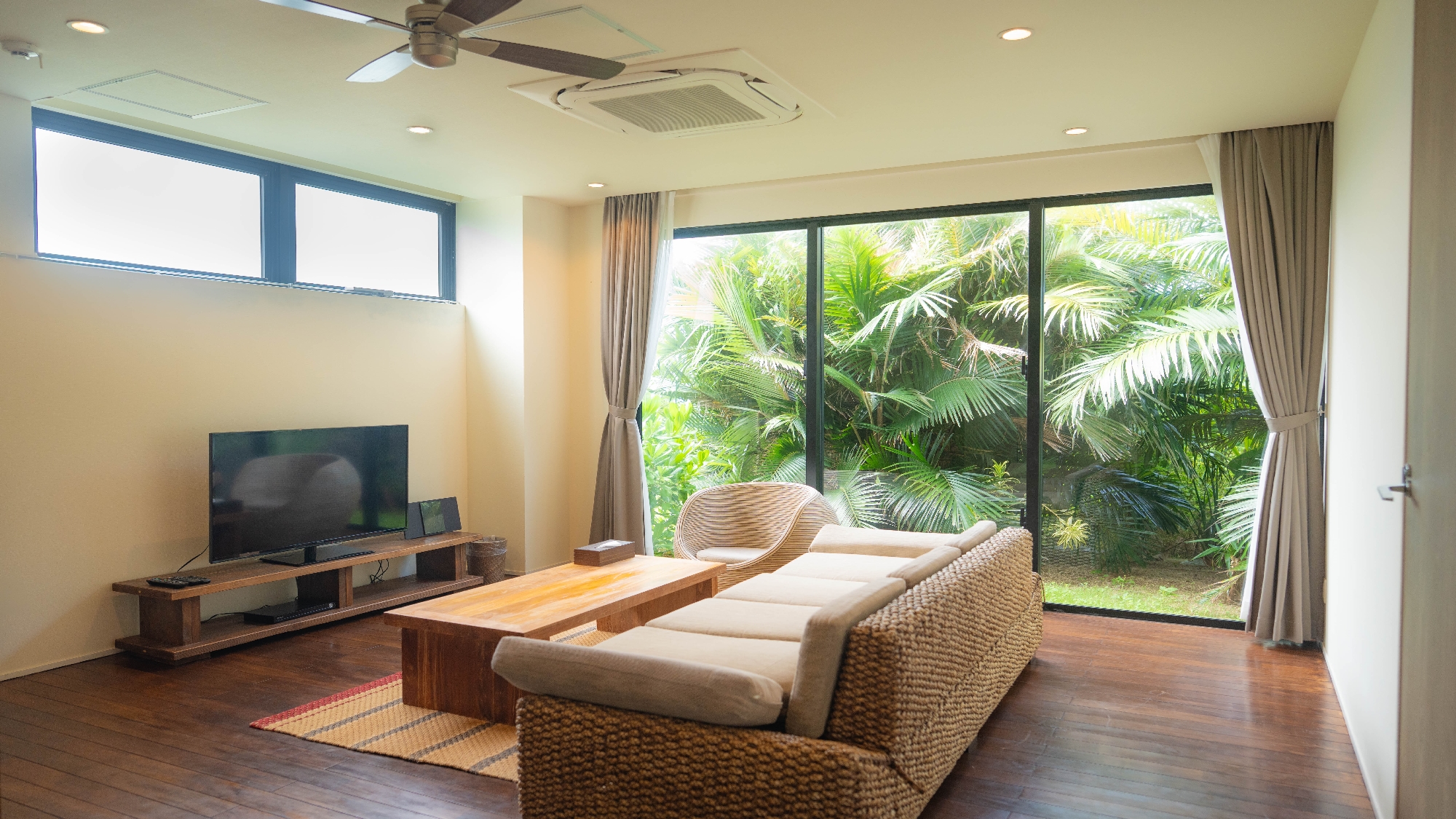 new【side.B】niwa living room