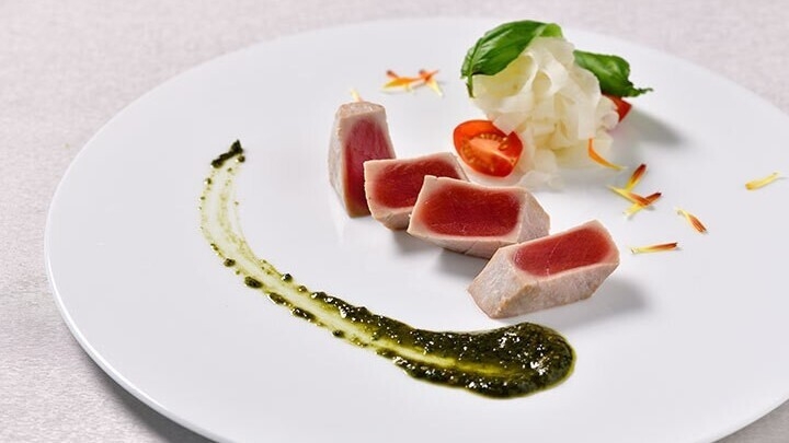 【連泊／季節限定コースディナー滞在中1回付】ウェルネス キュイジーヌ”Mutatio”＜夕朝食付き＞