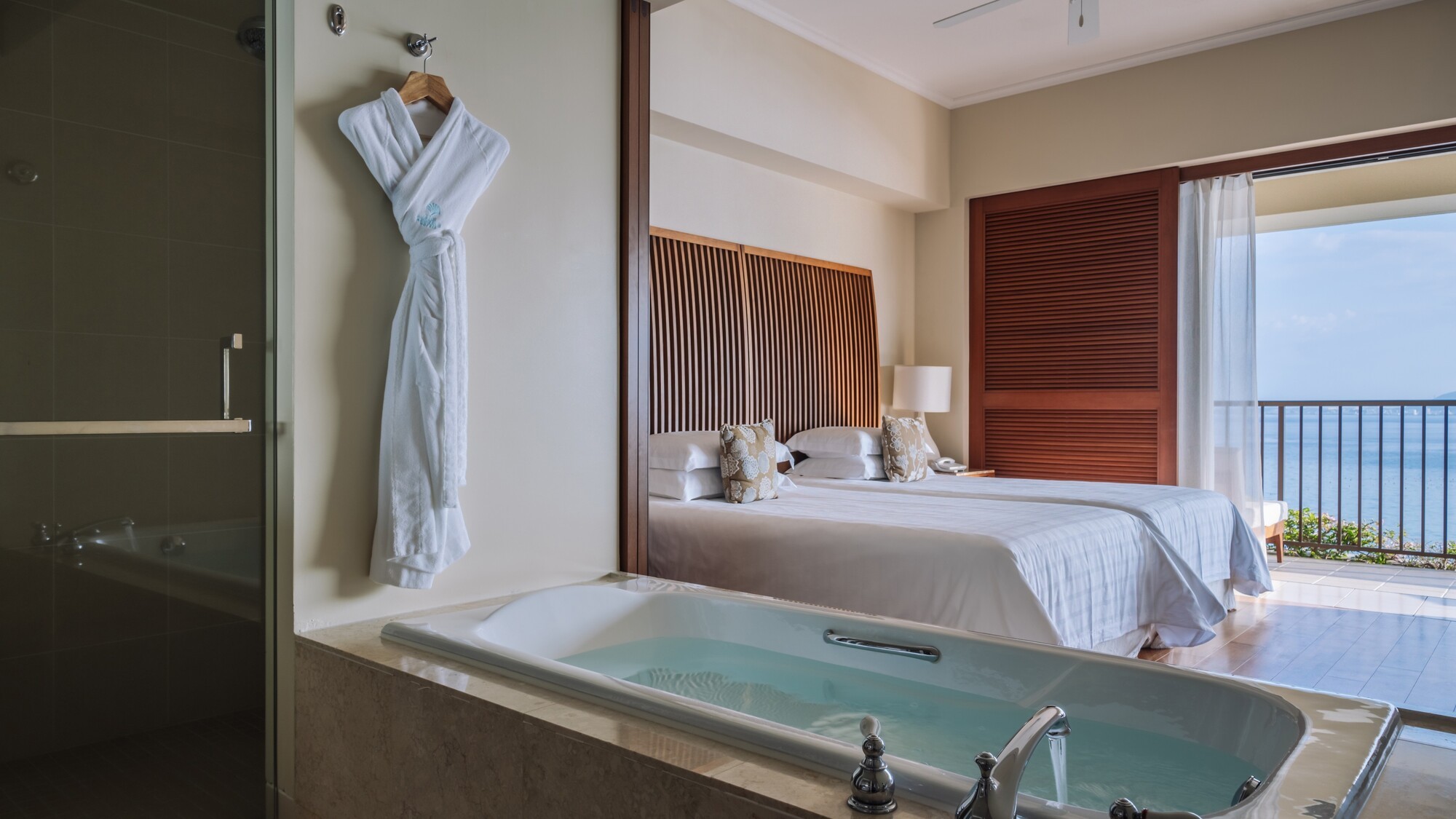 クラブデラックス オーシャン 2ベッドルーム＿83㎡