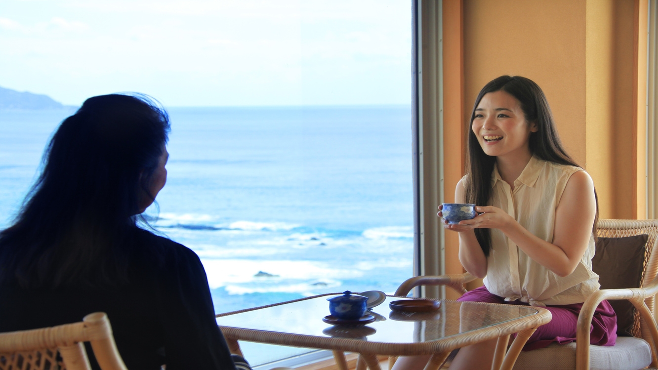 【オンライン決済】＜8/1〜8/31＞夏季宿泊プラン 13時レイトアウト（食事なし）※プール無料